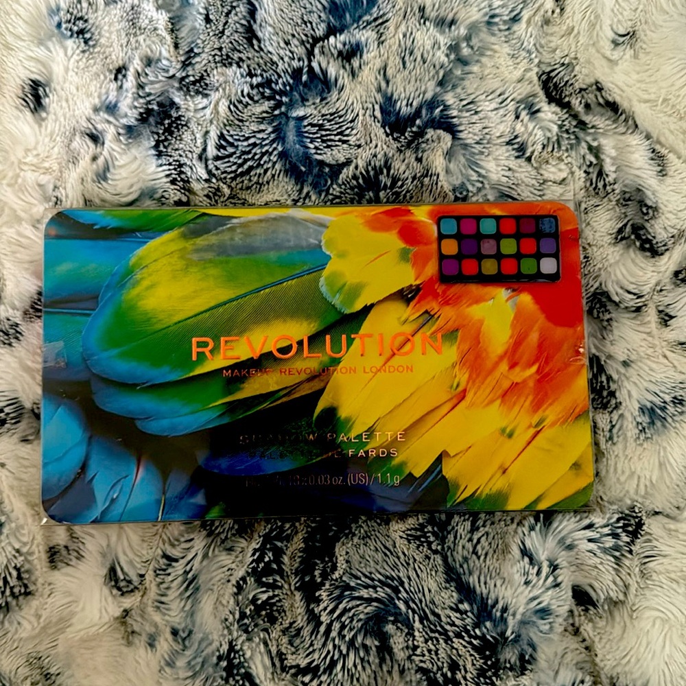 Revolution make up palette birds of Paradise